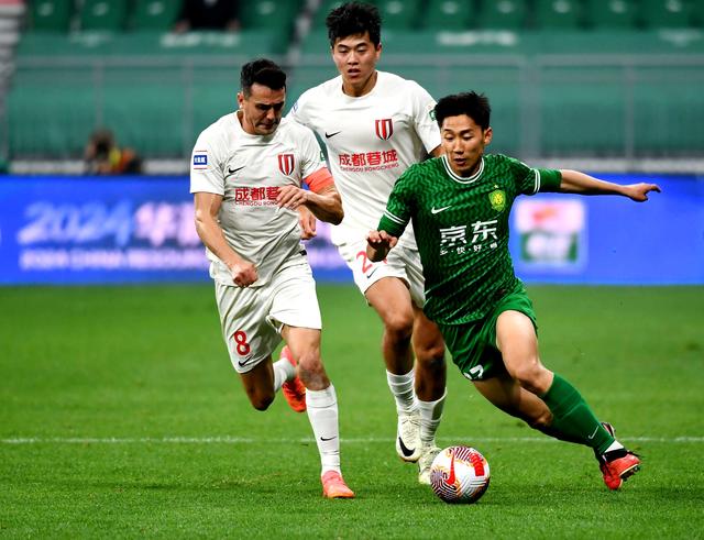 喧天震地！中超比赛引领足球运动风向的简单介绍