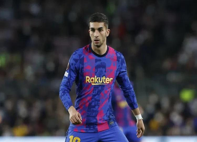 Karsa在湖人比赛中挺进下一轮，出色防守引发热议！